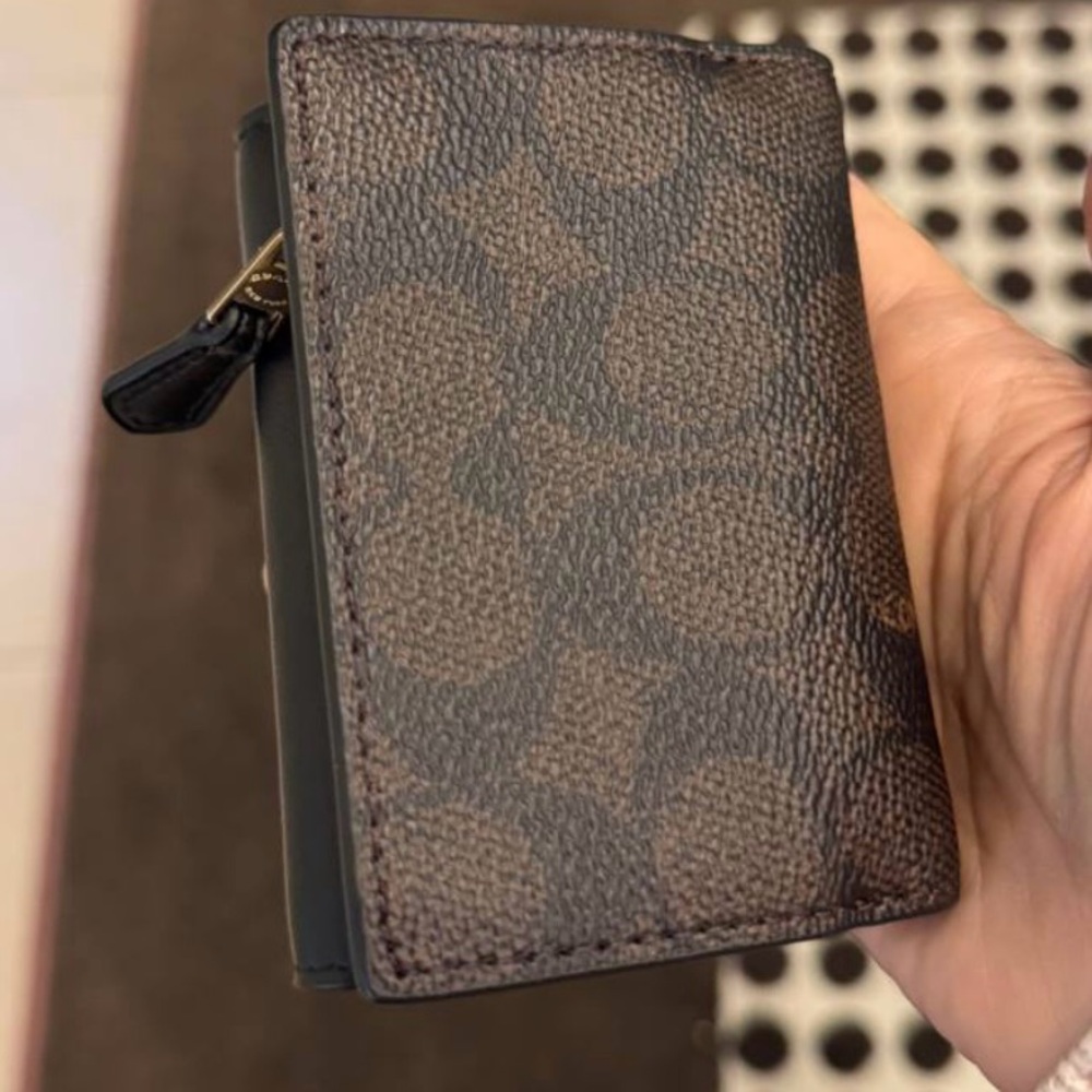 Coach Micro Snap Wallet -  Walnut & Black Signature Canvas - Picture 4 of 6